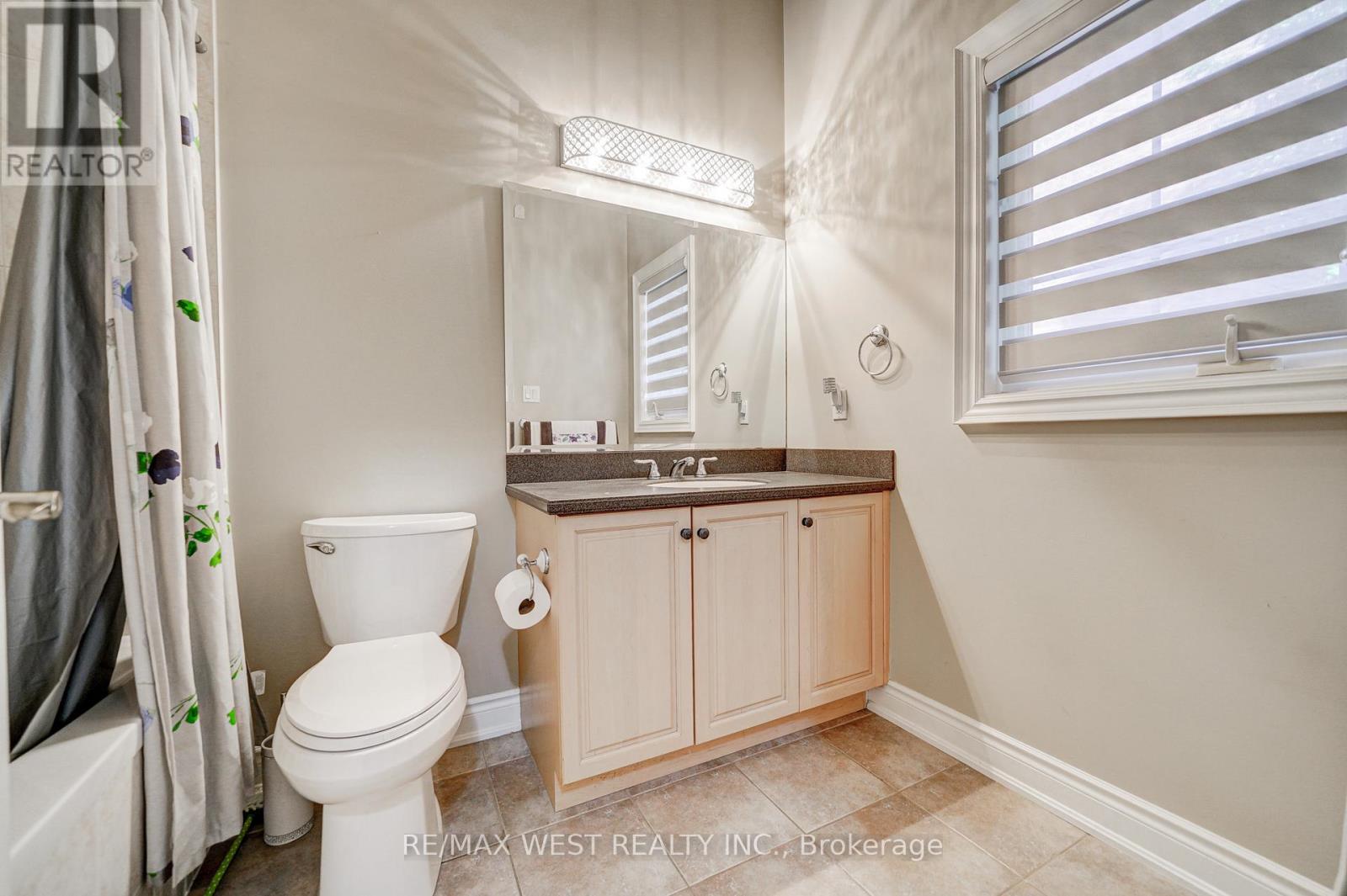 23 Hanover Court, Whitby, Ontario  L1N 7J1 - Photo 22 - E13486602