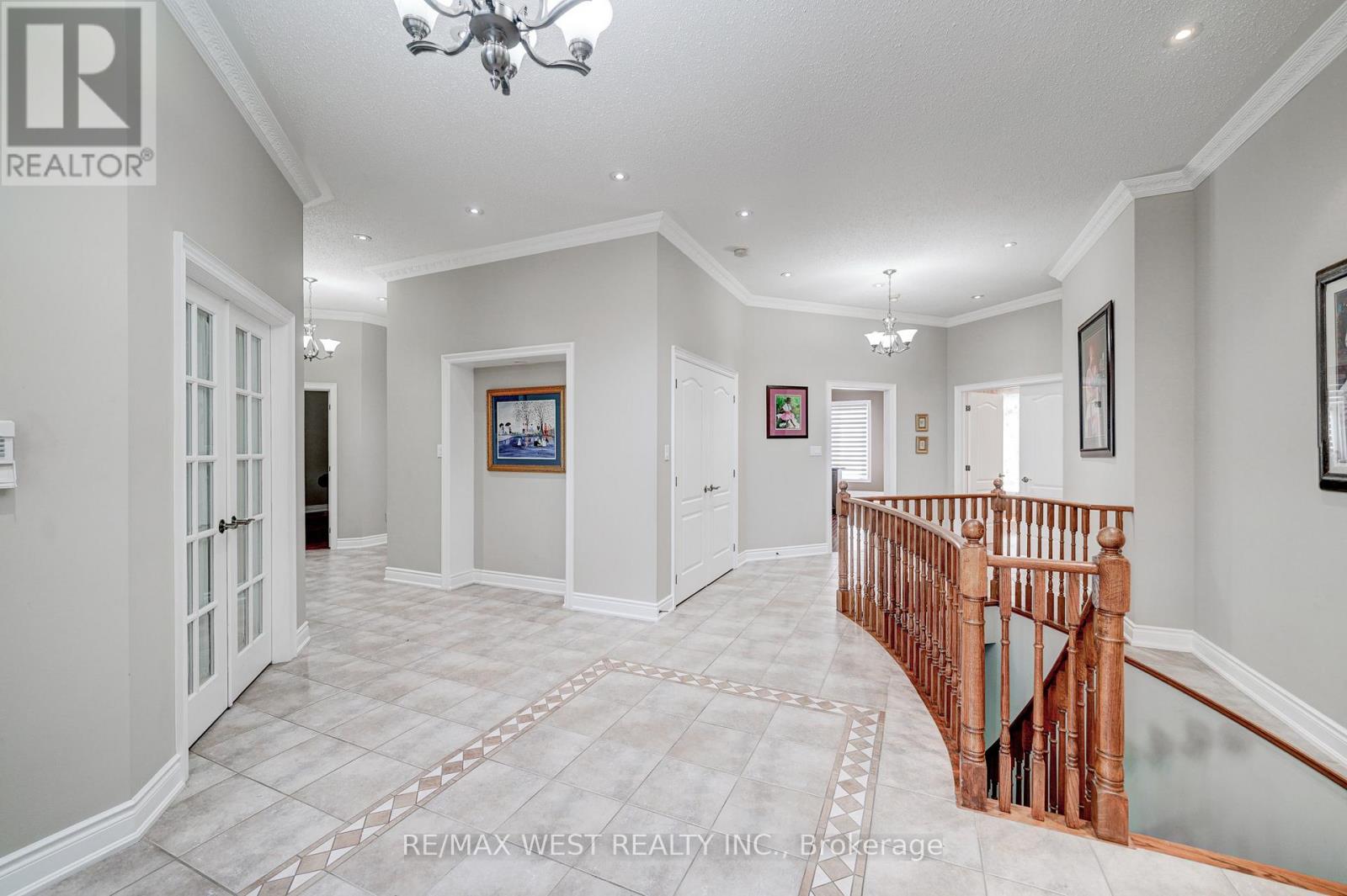 23 Hanover Court, Whitby, Ontario  L1N 7J1 - Photo 6 - E13486602