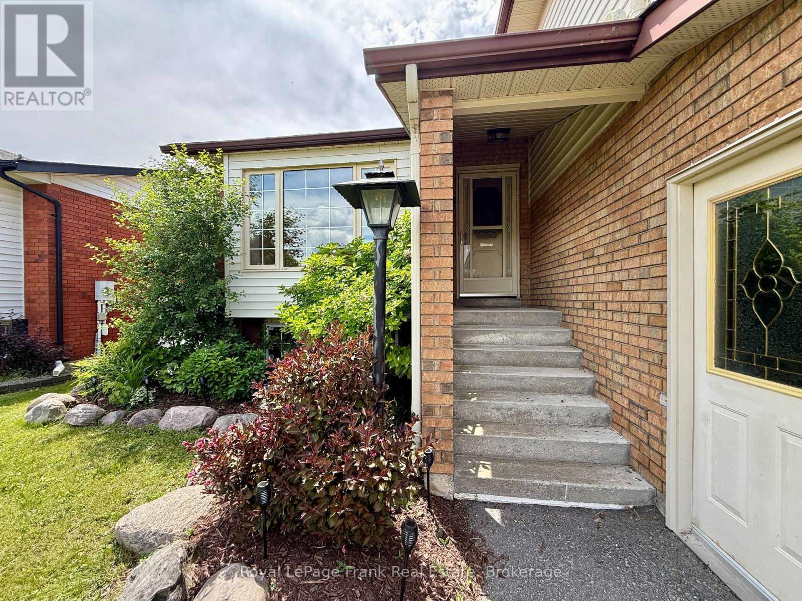 3113 Westridge Boulevard, Peterborough, Ontario  K9K 1Z5 - Photo 3 - X13486122