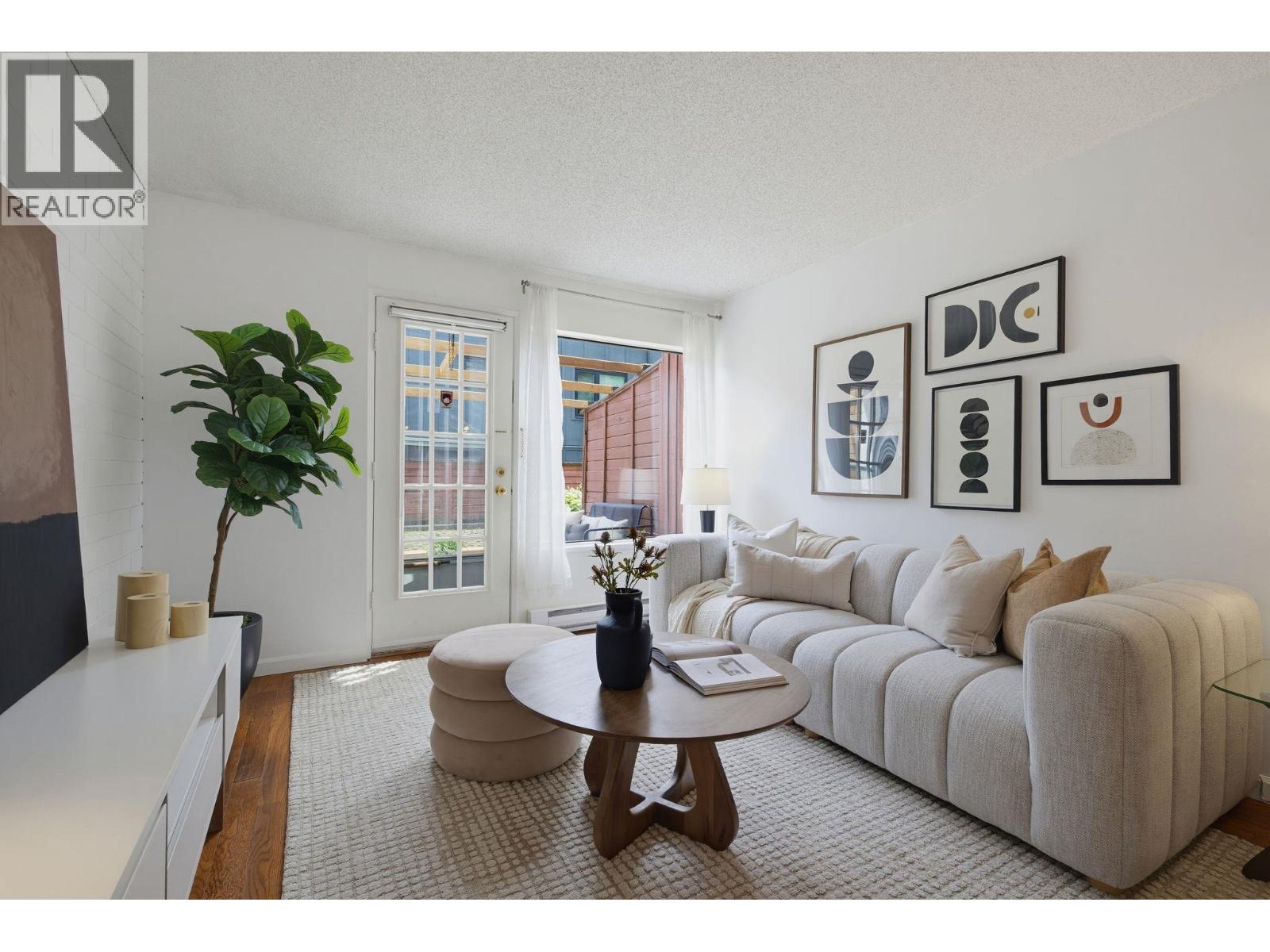 14 719 E 31st Avenue, Vancouver, British Columbia  V5V 2W9 - Photo 1 - R3139764