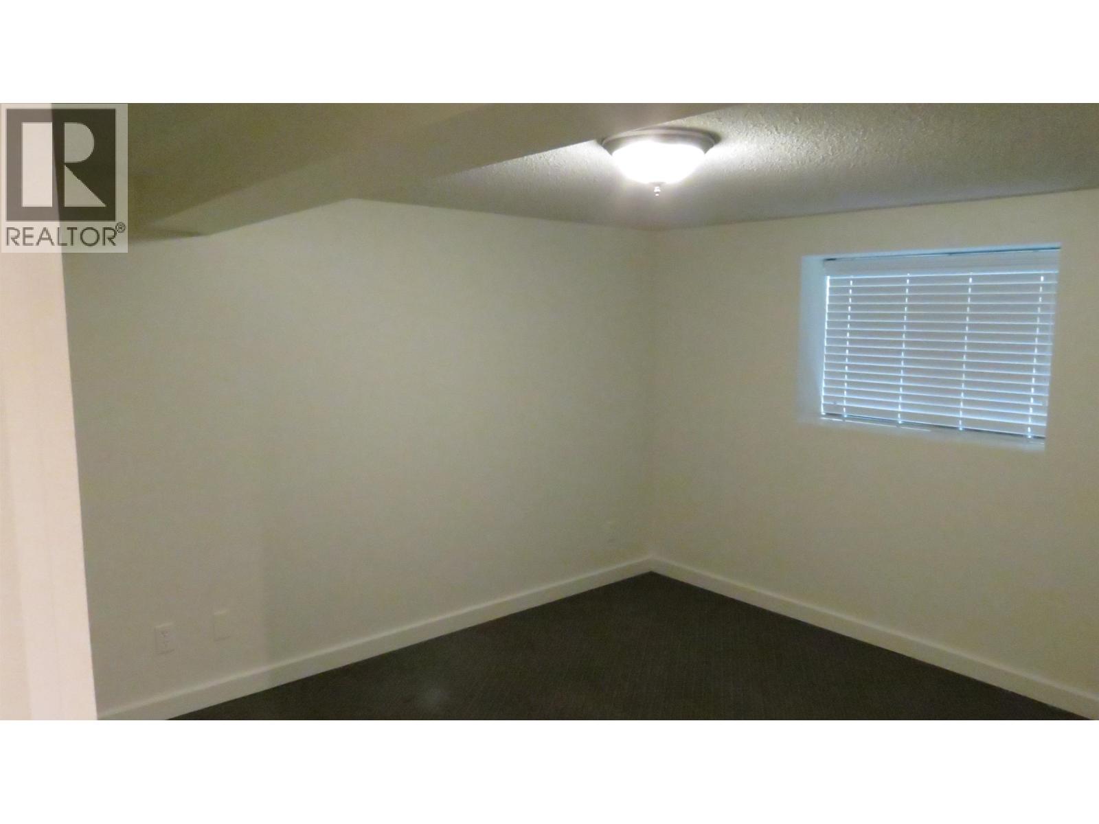 Ground Level 3229 W 11th Avenue, Vancouver, British Columbia  V6K 2M9 - Photo 4 - R3139828