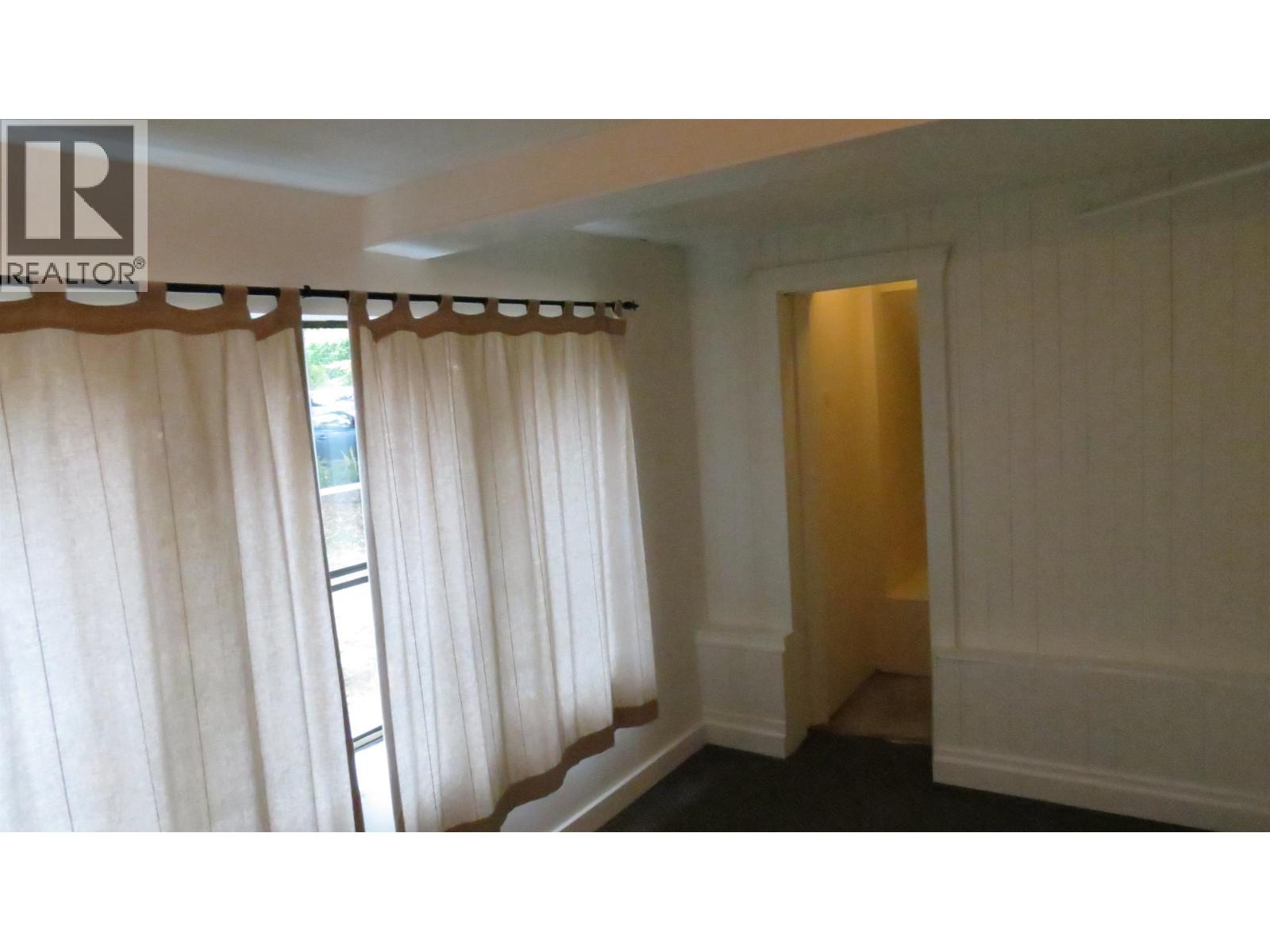 Ground Level 3229 W 11th Avenue, Vancouver, British Columbia  V6K 2M9 - Photo 7 - R3139828