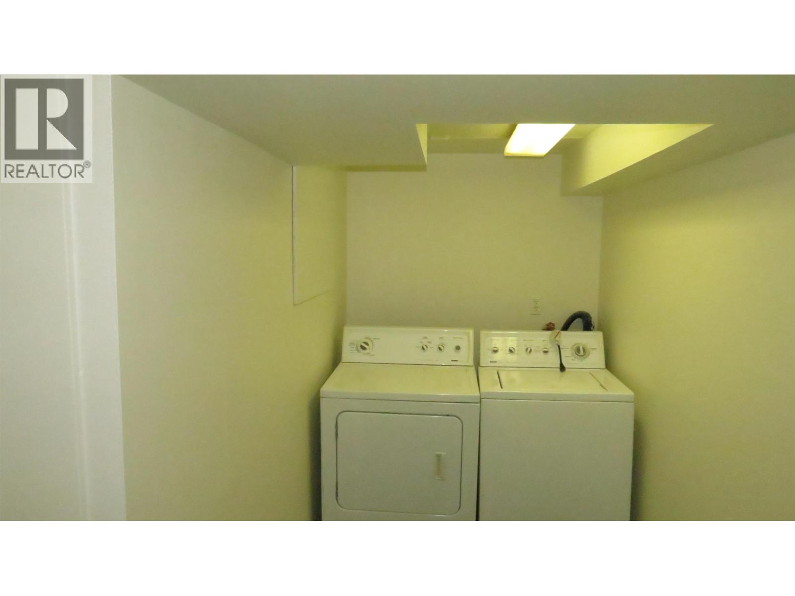 Ground Level 3229 W 11th Avenue, Vancouver, British Columbia  V6K 2M9 - Photo 8 - R3139828