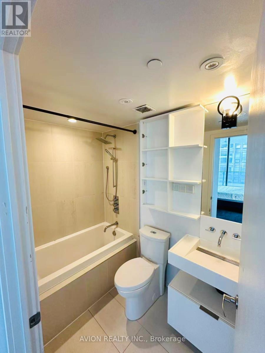 2502 - 5 St Joseph Street, Toronto, Ontario  M4Y 0B6 - Photo 4 - C13486814