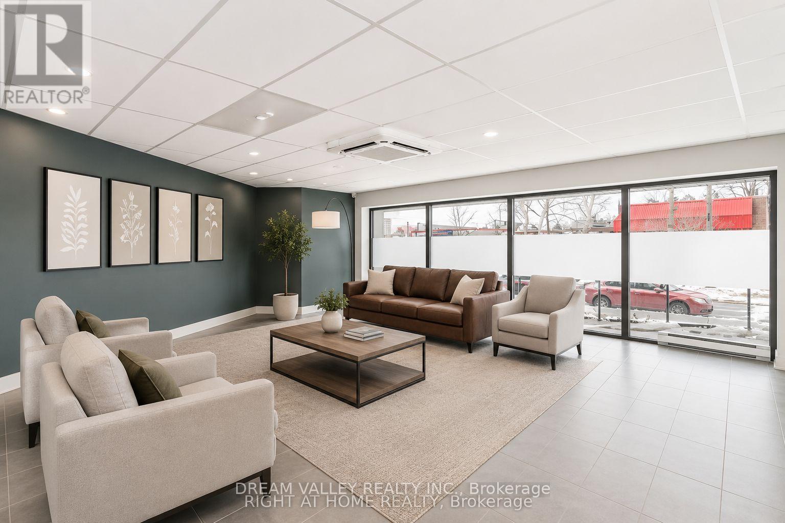 209 - 1 Falaise Road, Toronto, Ontario  M1E 0B9 - Photo 2 - E13486778
