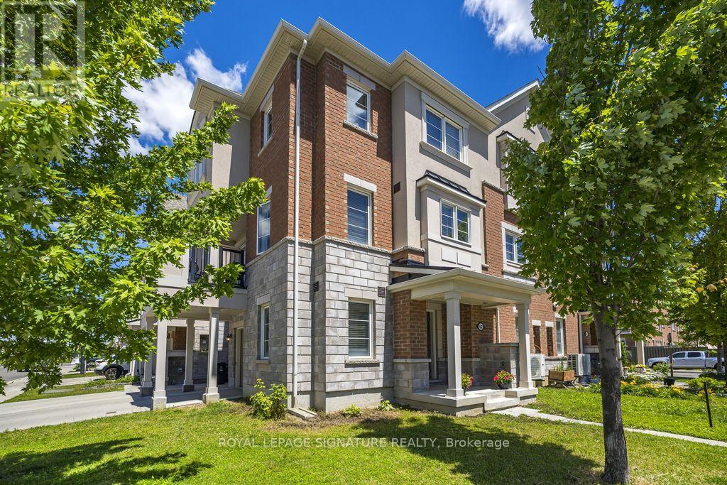 52 DEANS DRIVE, Toronto, Ontario