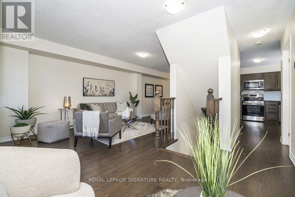 52 Deans Drive, Toronto, Ontario  M1L 0J4 - Photo 3 - E13486820