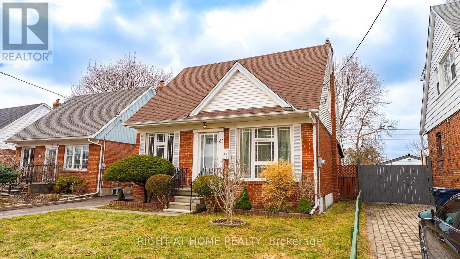 82 Tower Drive, Toronto, Ontario  M1R 3P2 - Photo 2 - E13486826