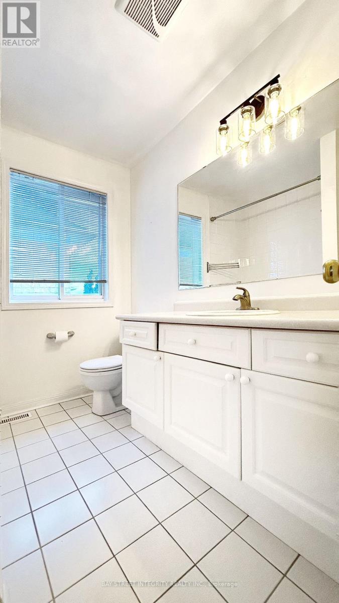 2594 Dashwood Drive, Oakville, Ontario  L6M 4C2 - Photo 13 - W13486768