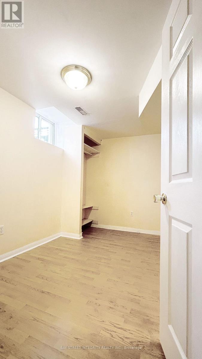 2594 Dashwood Drive, Oakville, Ontario  L6M 4C2 - Photo 21 - W13486768