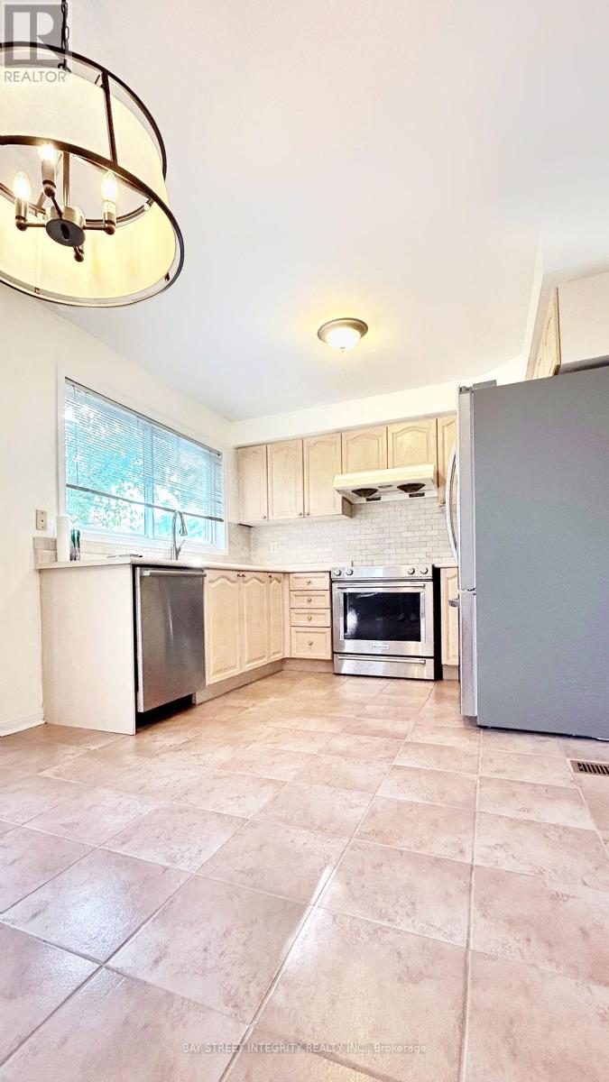 2594 Dashwood Drive, Oakville, Ontario  L6M 4C2 - Photo 4 - W13486768