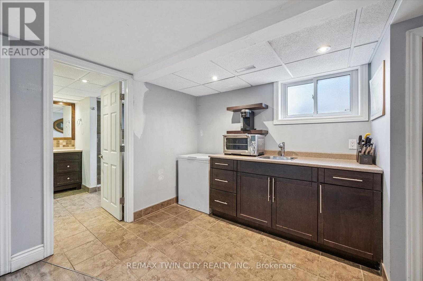 107 Queenston Drive, Kitchener, Ontario  N2B 2V2 - Photo 19 - X13486790