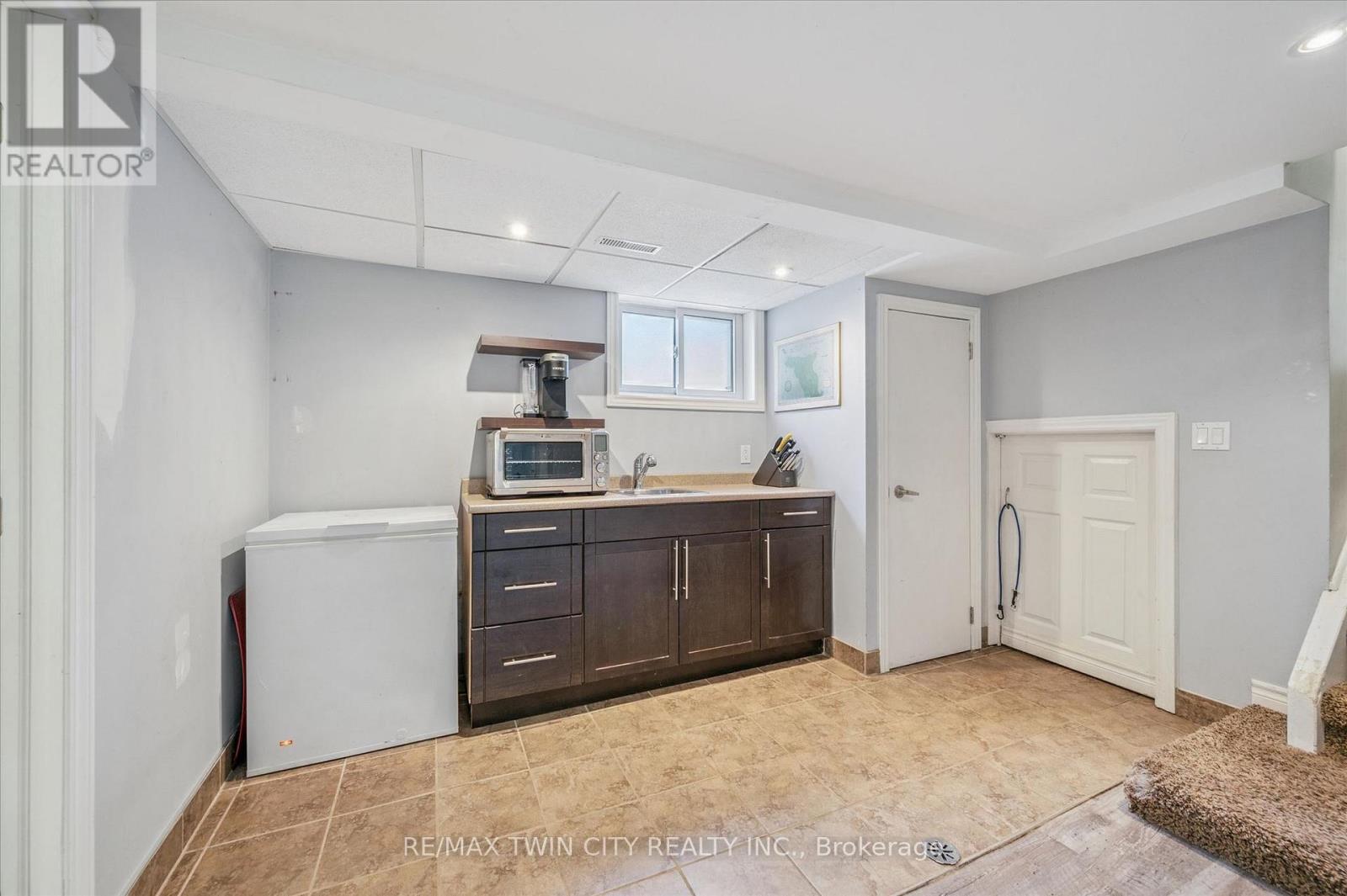 107 Queenston Drive, Kitchener, Ontario  N2B 2V2 - Photo 20 - X13486790