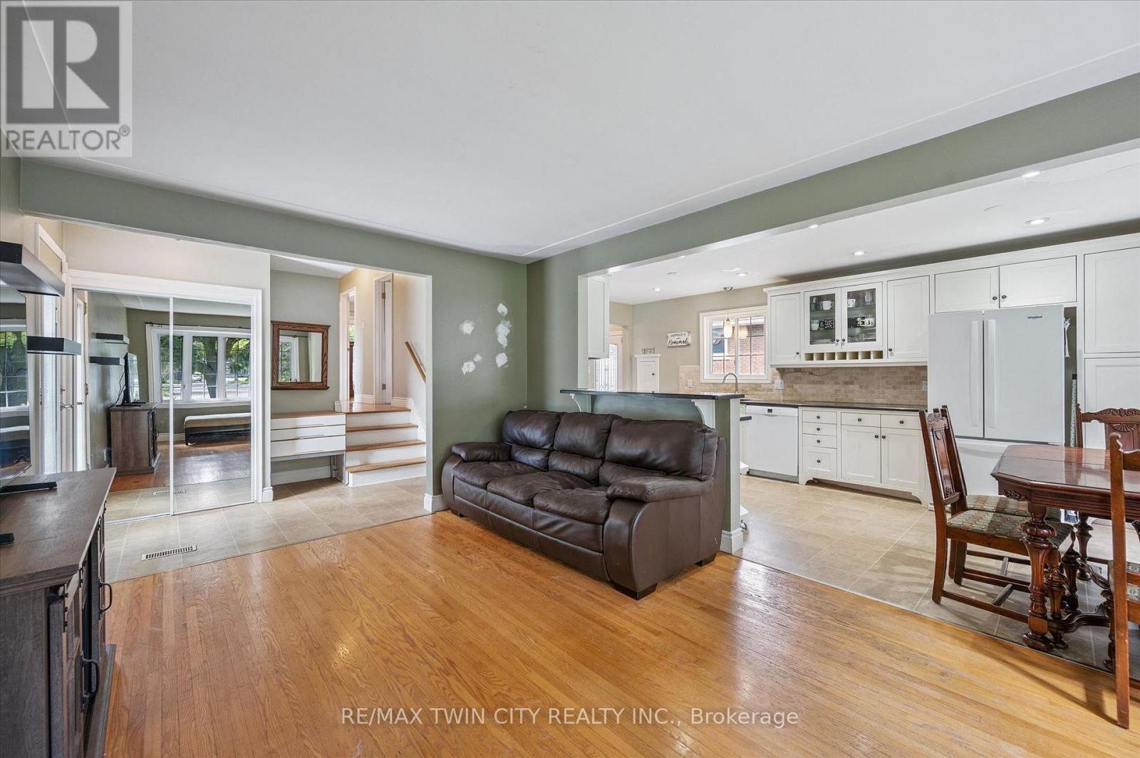 107 Queenston Drive, Kitchener, Ontario  N2B 2V2 - Photo 9 - X13486790