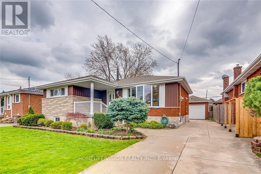 UPPER - 16 NOVA DRIVE, Hamilton, Ontario