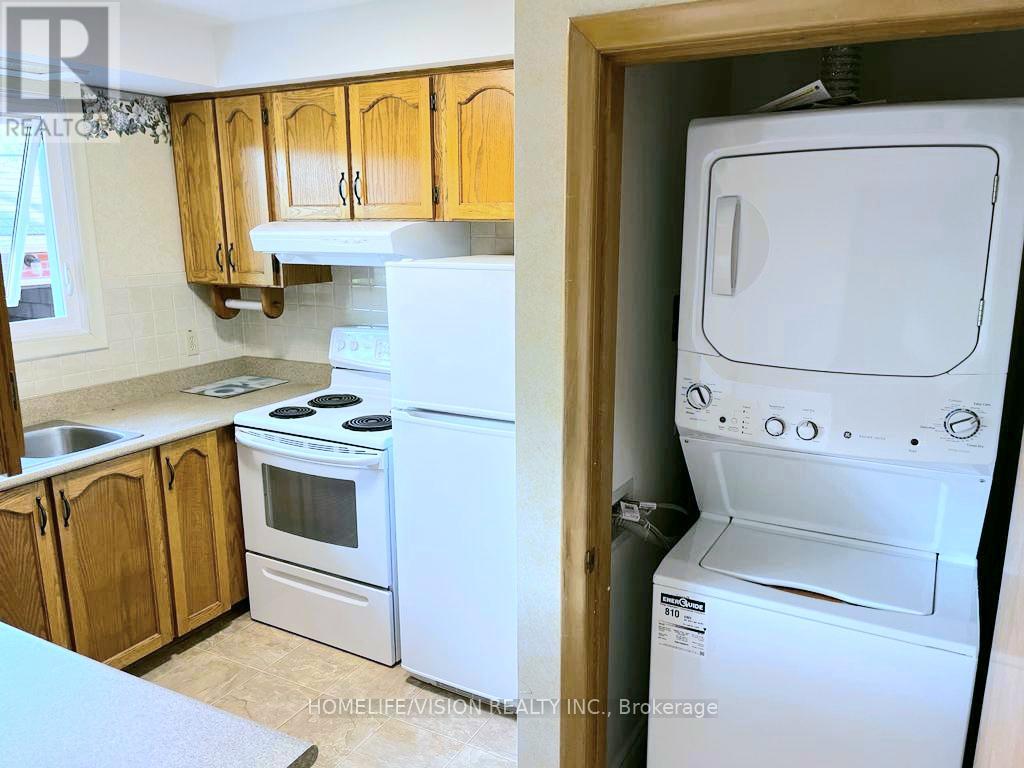Upper - 16 Nova Drive, Hamilton, Ontario  L8T 2P3 - Photo 10 - X13486812