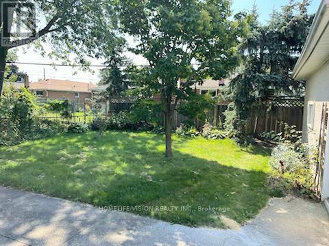 Upper - 16 Nova Drive, Hamilton, Ontario  L8T 2P3 - Photo 15 - X13486812