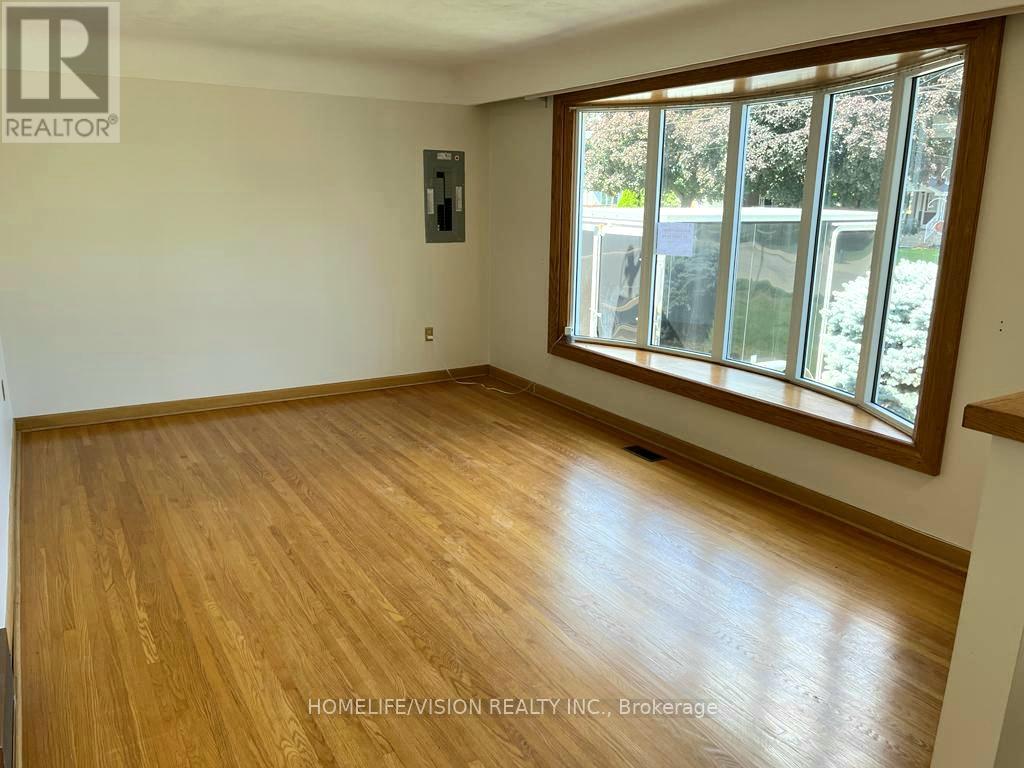 Upper - 16 Nova Drive, Hamilton, Ontario  L8T 2P3 - Photo 2 - X13486812