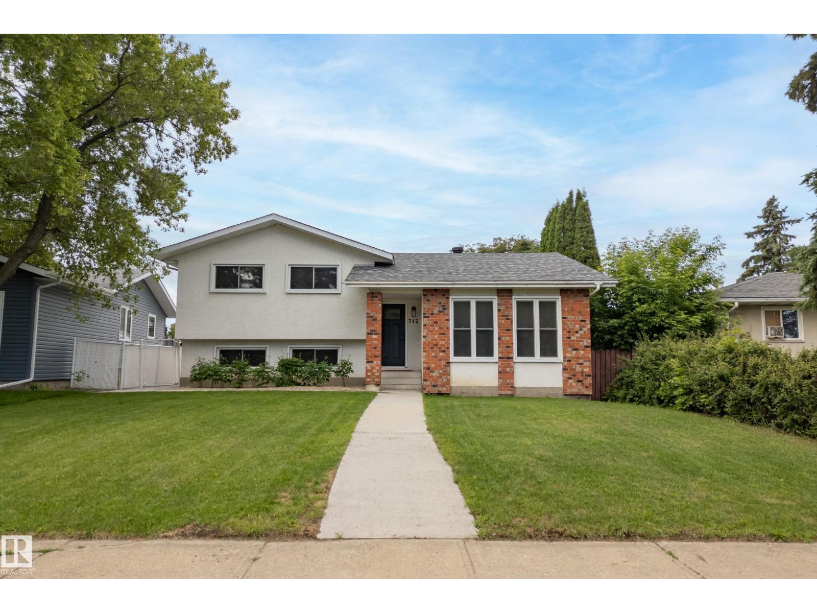 712 KNOTTWOOD RD NW, Edmonton, Alberta
