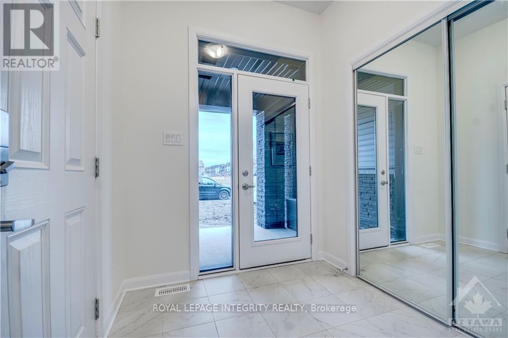 247 Clonrush Way, Ottawa, Ontario  K2T 0P8 - Photo 3 - X13486846