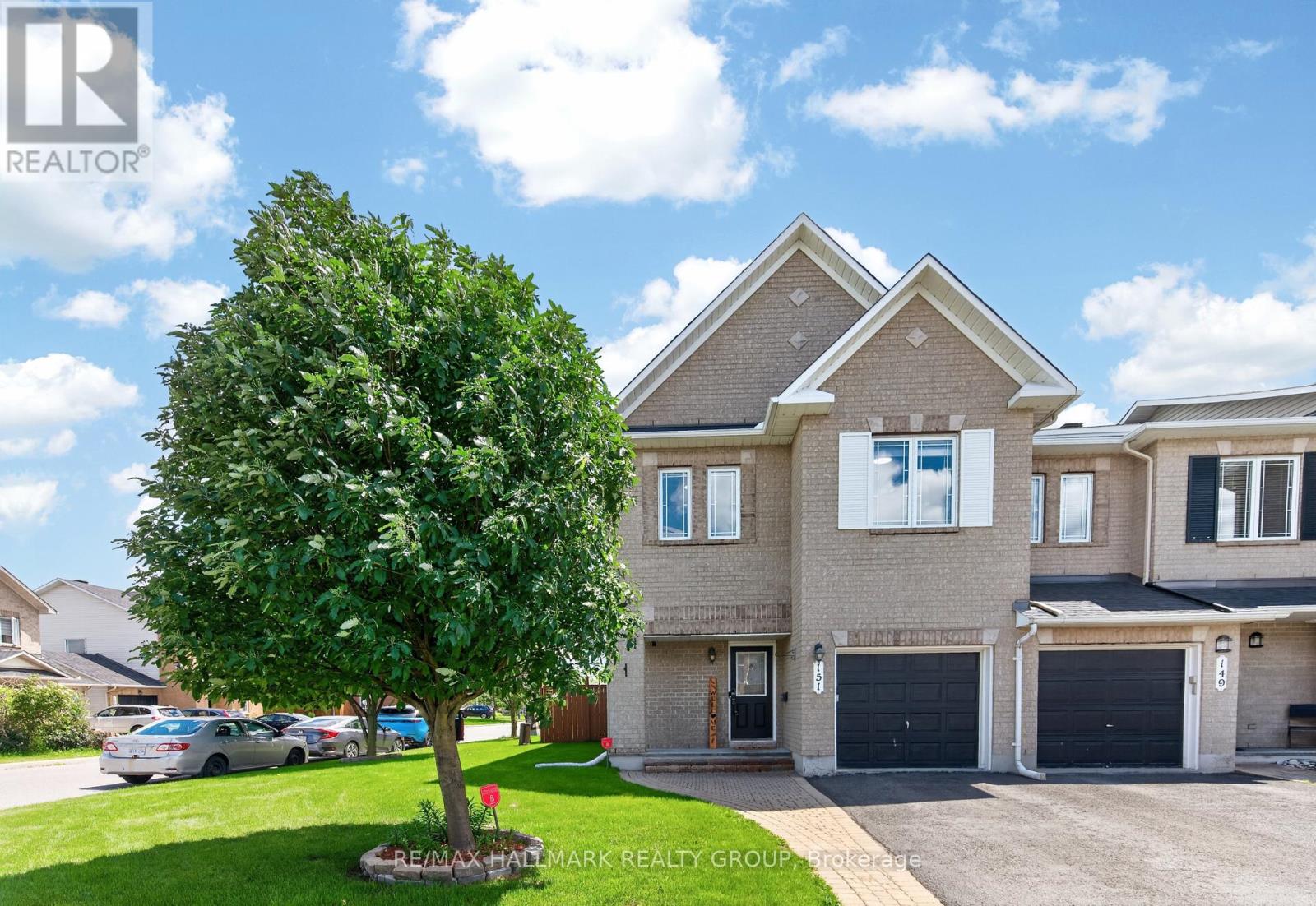 151 BRANTHAVEN STREET, Ottawa, Ontario