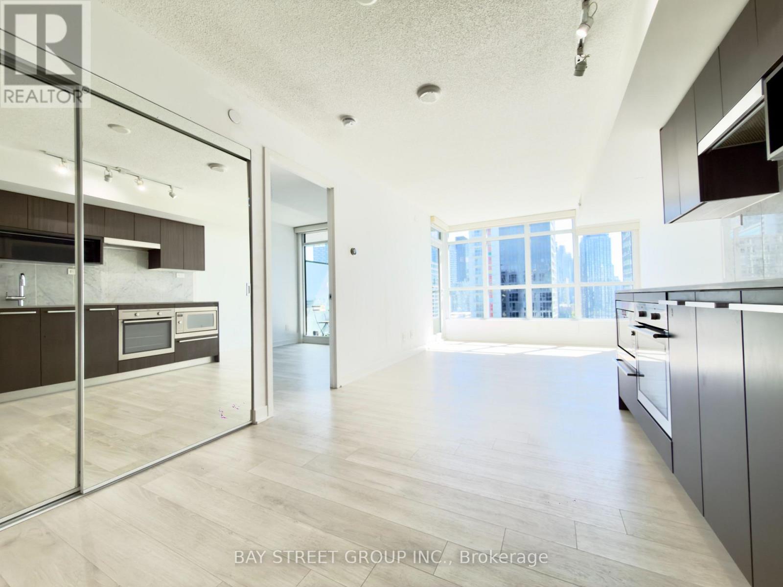 2007 - 80 Queens Wharf Road, Toronto, Ontario  M5V 0J3 - Photo 11 - C13486912