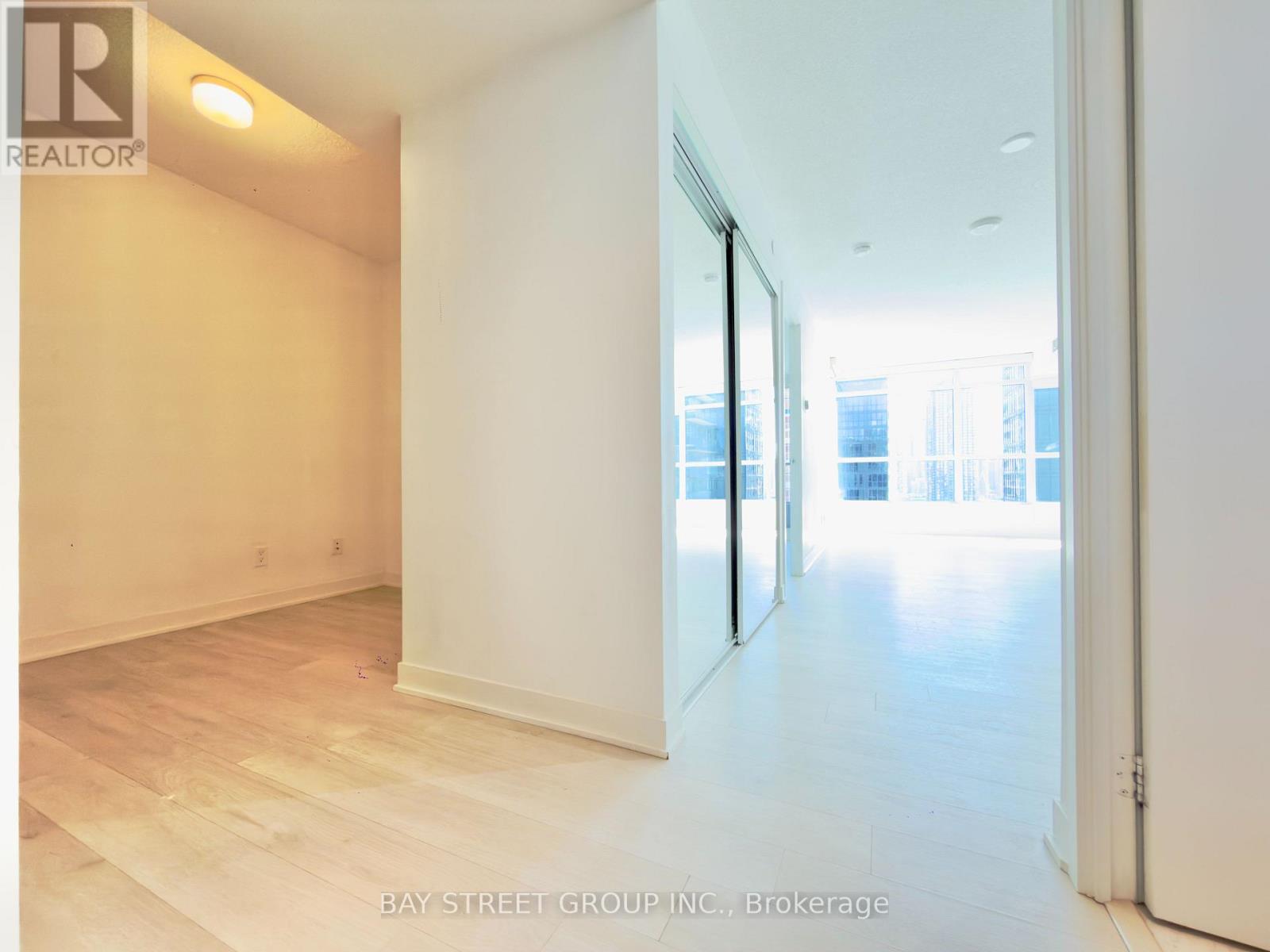 2007 - 80 Queens Wharf Road, Toronto, Ontario  M5V 0J3 - Photo 7 - C13486912