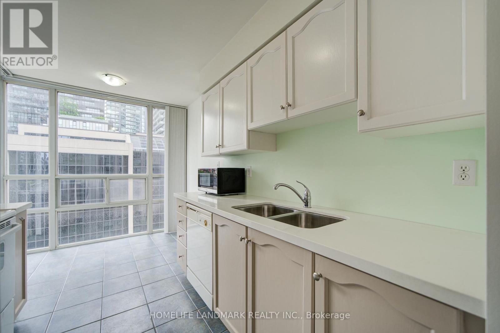 1003 - 43 Eglinton Avenue E, Toronto, Ontario  M4P 1A2 - Photo 6 - C13486938