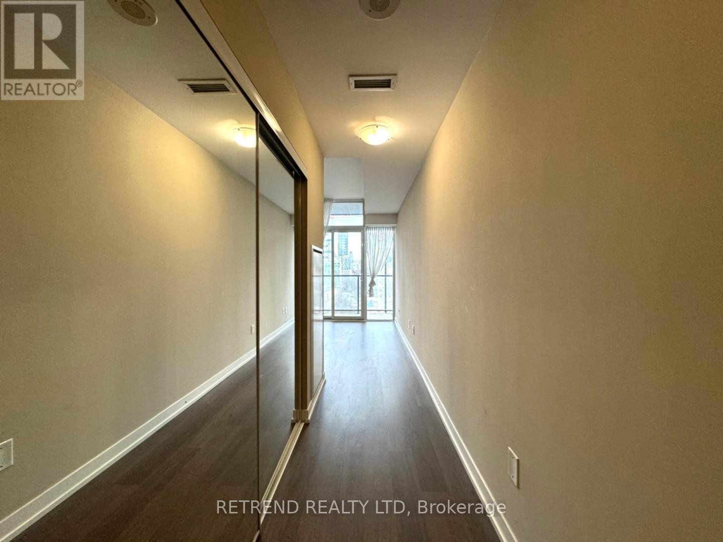 1114 - 105 George Street, Toronto, Ontario  M5A 0L4 - Photo 3 - C13486950