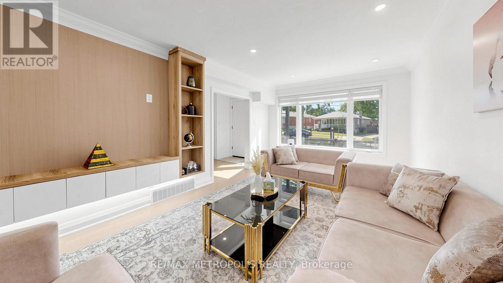 12 Romulus Drive, Toronto, Ontario  M1K 4C2 - Photo 4 - E13486894