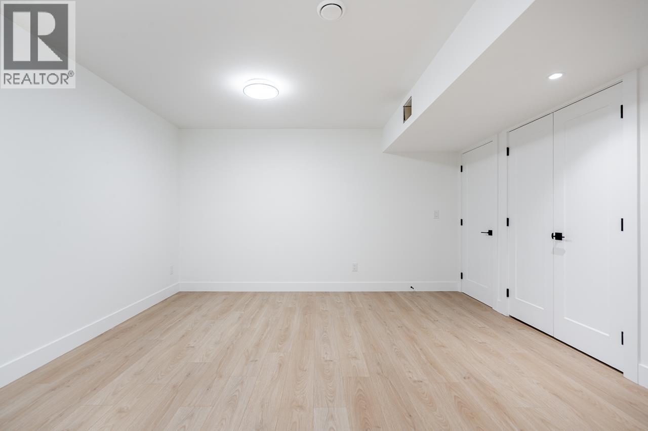 101 957 EDGAR AVENUE — photo 23