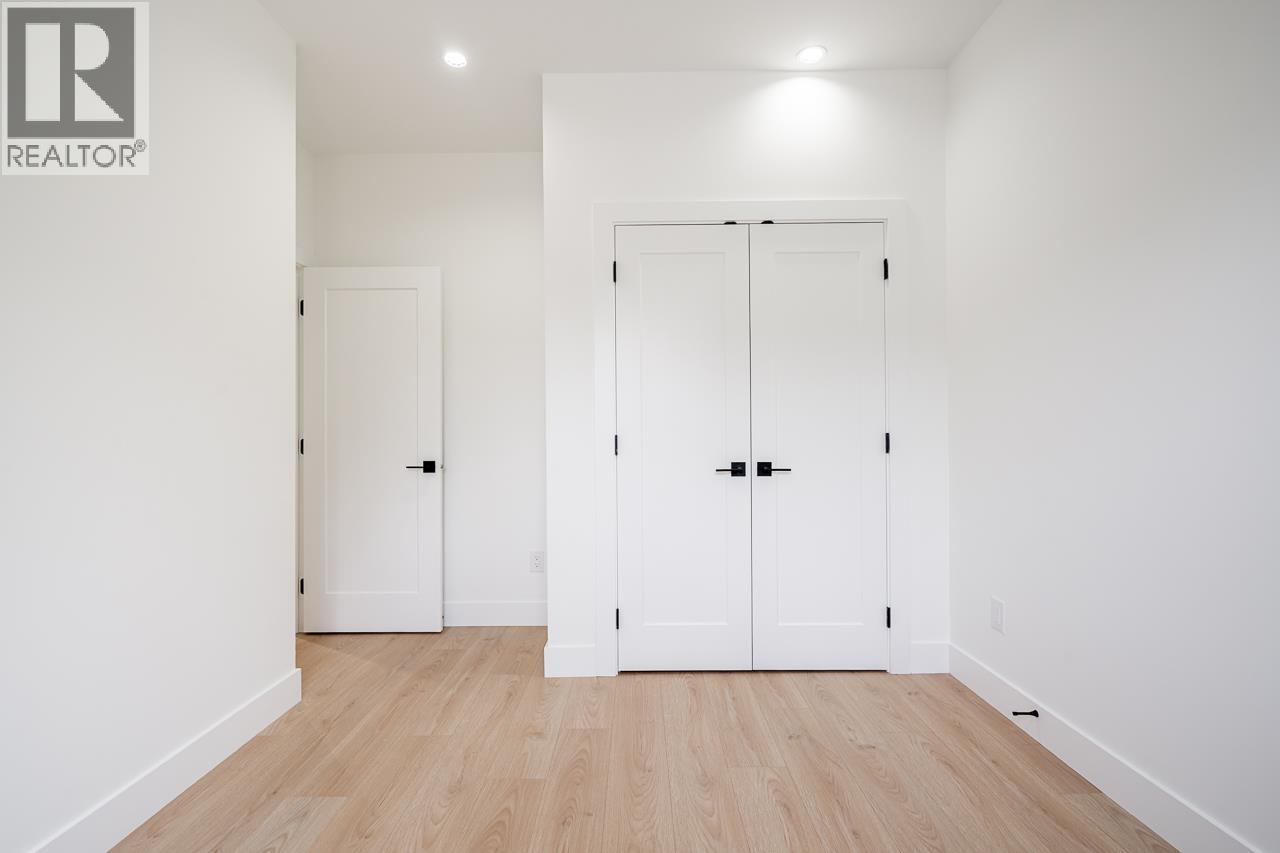 101 957 EDGAR AVENUE — photo 20