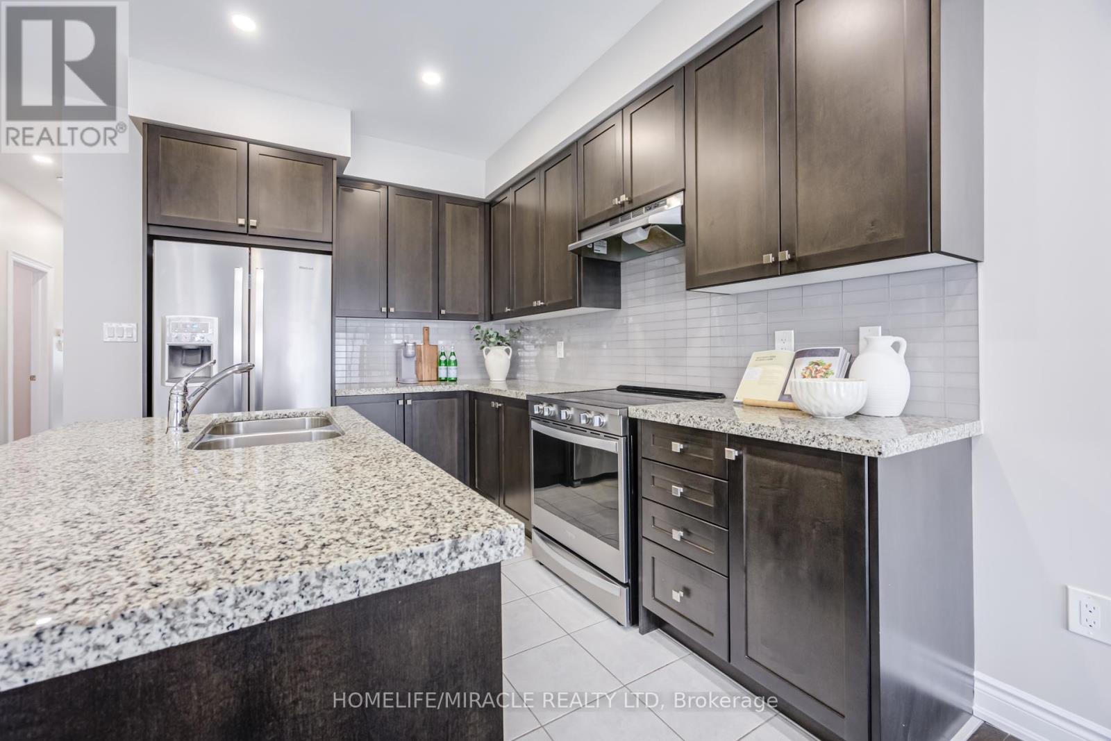 16 Arnold Crescent, New Tecumseth, Ontario  L6R 0T6 - Photo 12 - N13486838