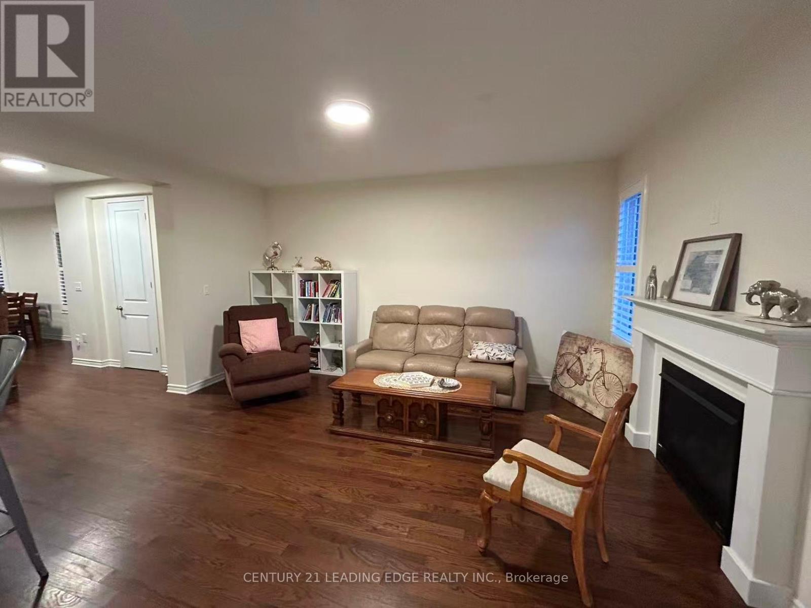 209 Baber Crescent, Aurora, Ontario  L4G 0Y6 - Photo 6 - N13486926