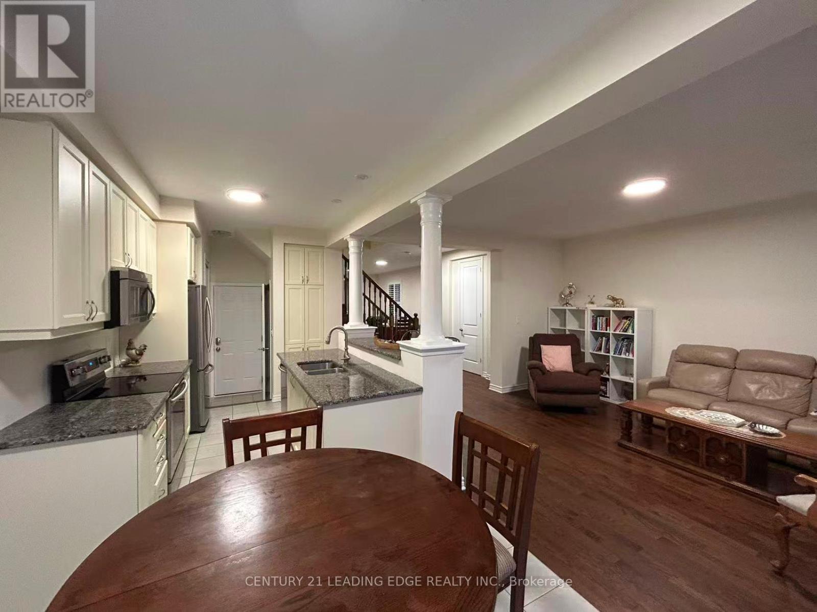 209 Baber Crescent, Aurora, Ontario  L4G 0Y6 - Photo 7 - N13486926
