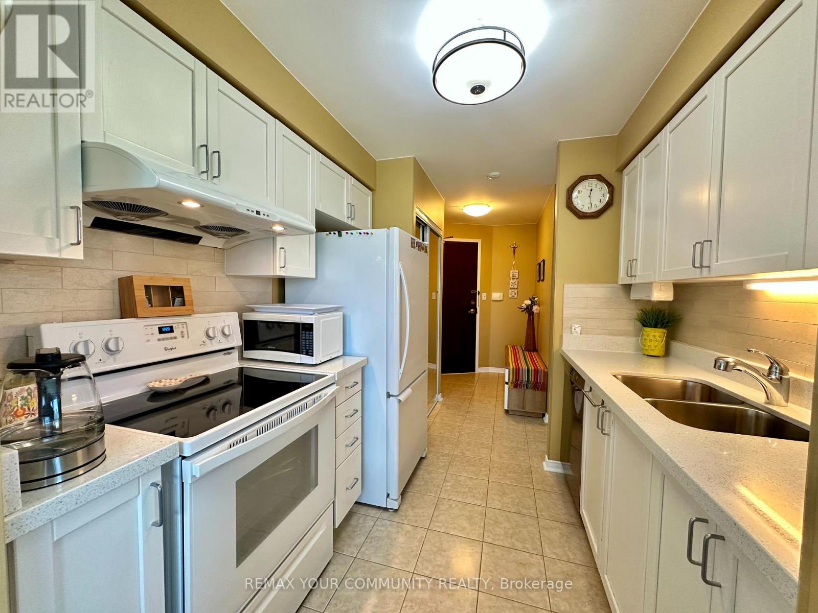 Ph20 - 51 Baffin Court, Richmond Hill, Ontario  L4B 4P6 - Photo 8 - N13486942