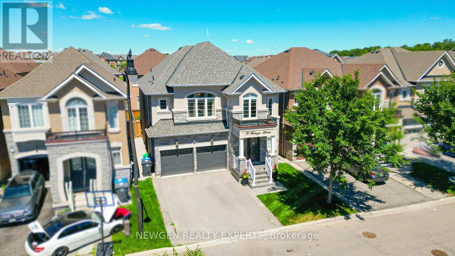 18 Foliage Drive, Brampton, Ontario  L7A 4M7 - Photo 2 - W13486856