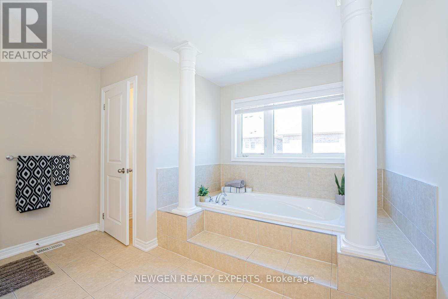 18 Foliage Drive, Brampton, Ontario  L7A 4M7 - Photo 30 - W13486856