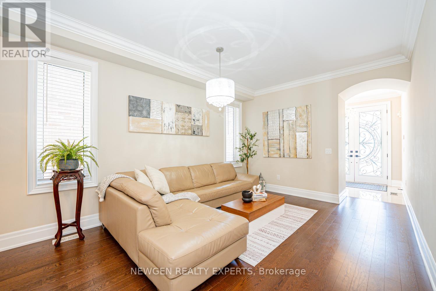 18 Foliage Drive, Brampton, Ontario  L7A 4M7 - Photo 7 - W13486856