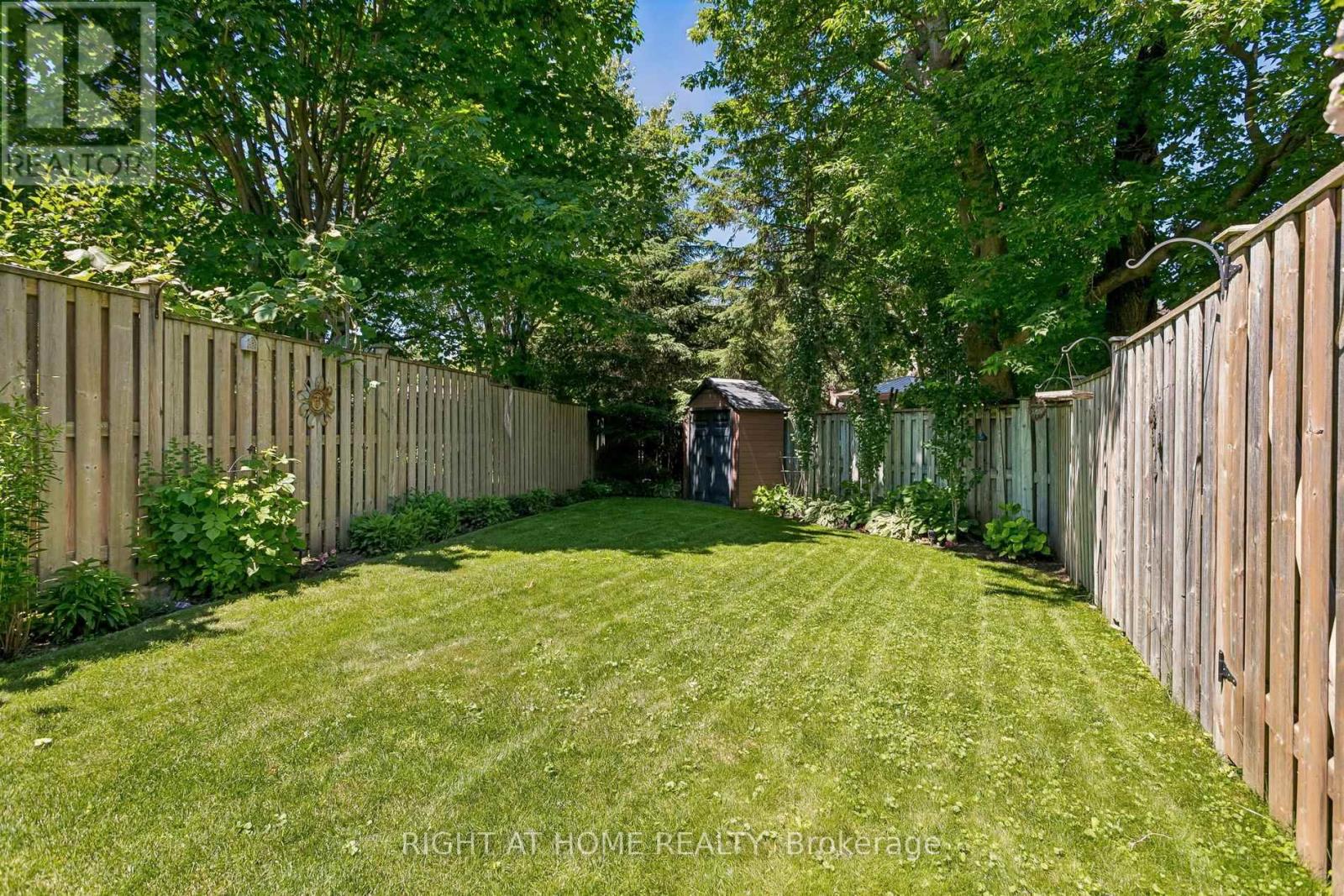 1265 Woodhill Court, Mississauga, Ontario  L5E 3H2 - Photo 29 - W13486864