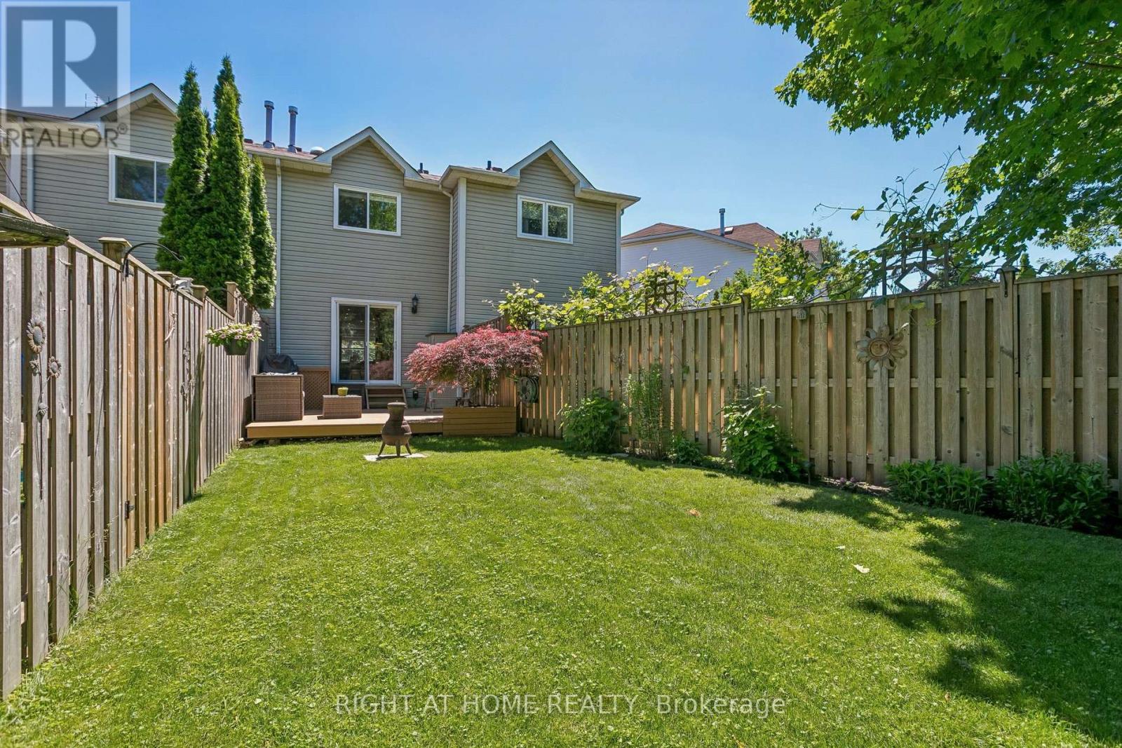 1265 Woodhill Court, Mississauga, Ontario  L5E 3H2 - Photo 30 - W13486864