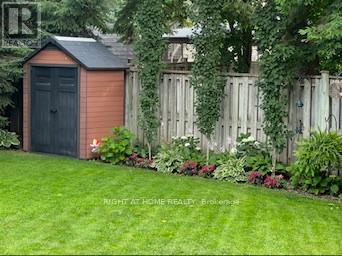 1265 Woodhill Court, Mississauga, Ontario  L5E 3H2 - Photo 34 - W13486864