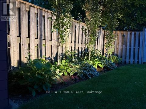 1265 Woodhill Court, Mississauga, Ontario  L5E 3H2 - Photo 35 - W13486864