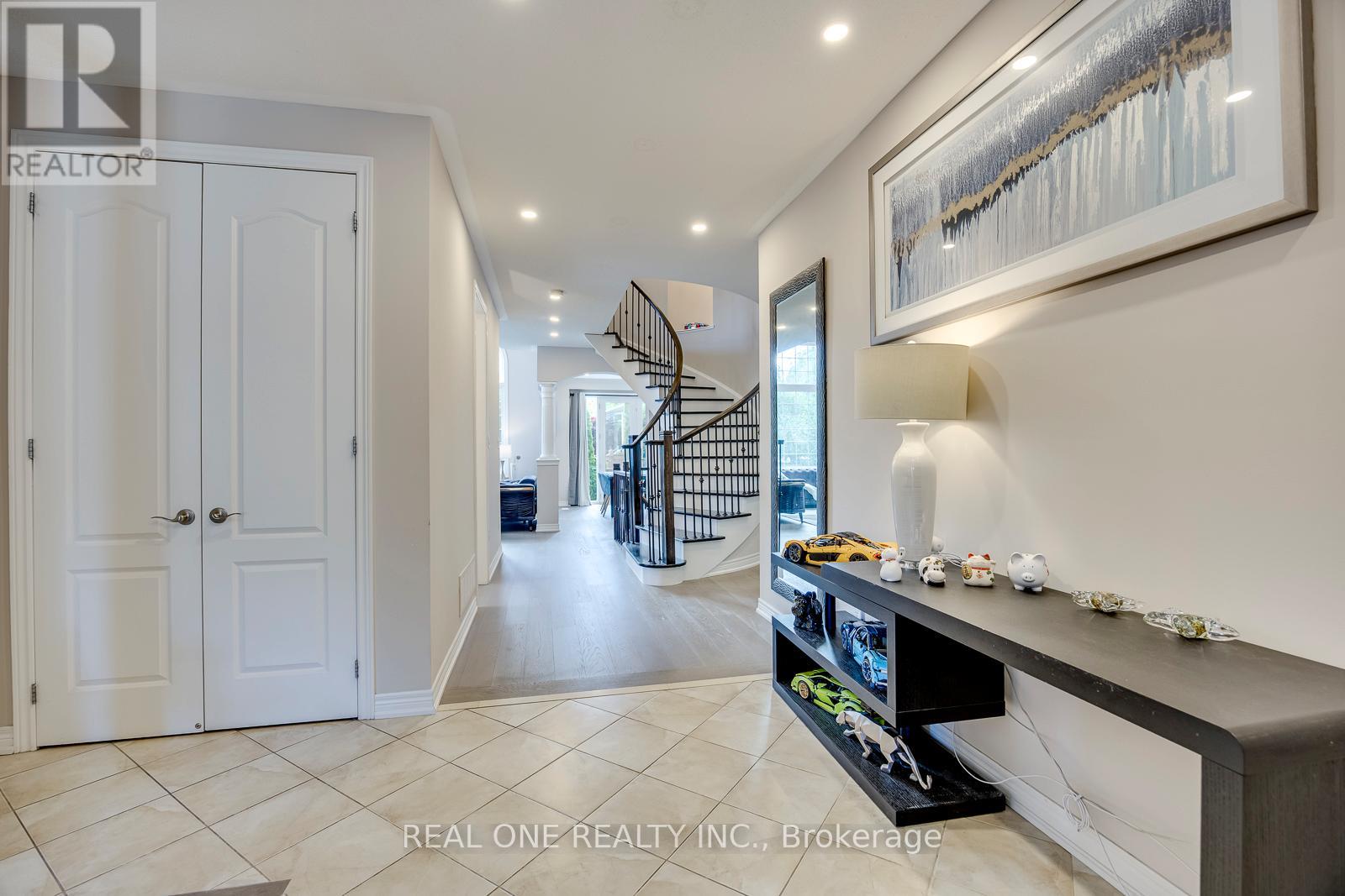 238 Nautical Boulevard, Oakville, Ontario  L6L 0B9 - Photo 2 - W13486898