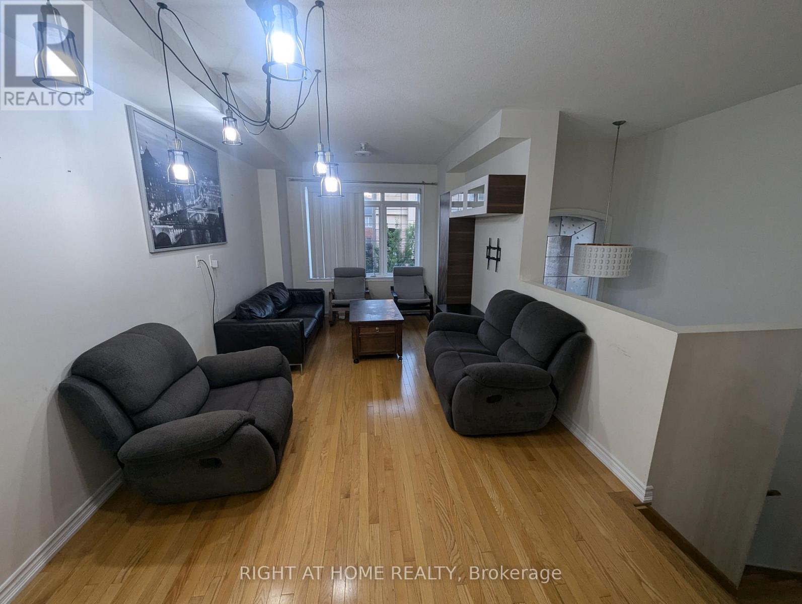 55 - 3038 Haines Road, Mississauga, Ontario  L4Y 0C8 - Photo 2 - W13486932