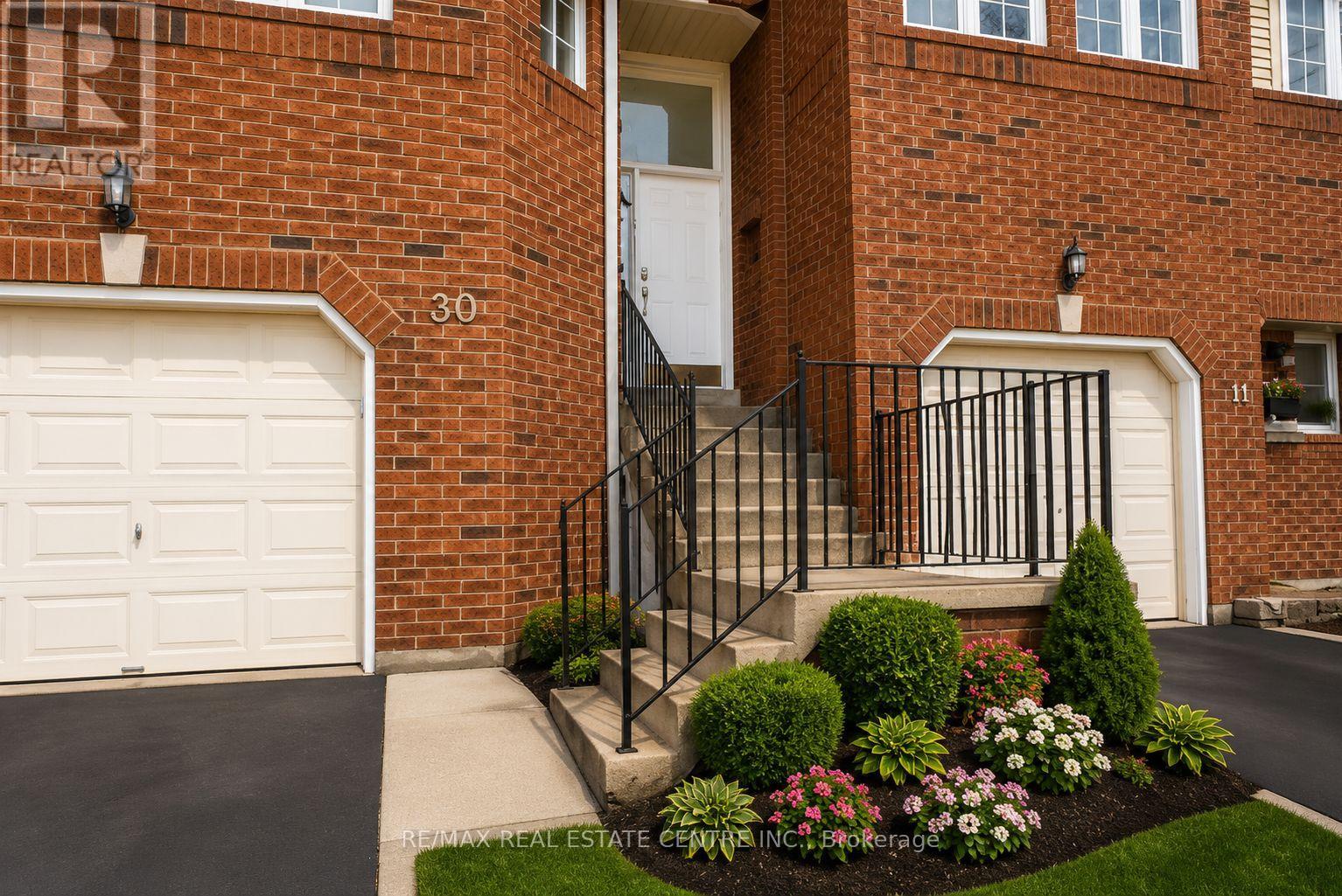 10 - 4605 Donegal Drive, Mississauga, Ontario  L5M 4X7 - Photo 2 - W13486944