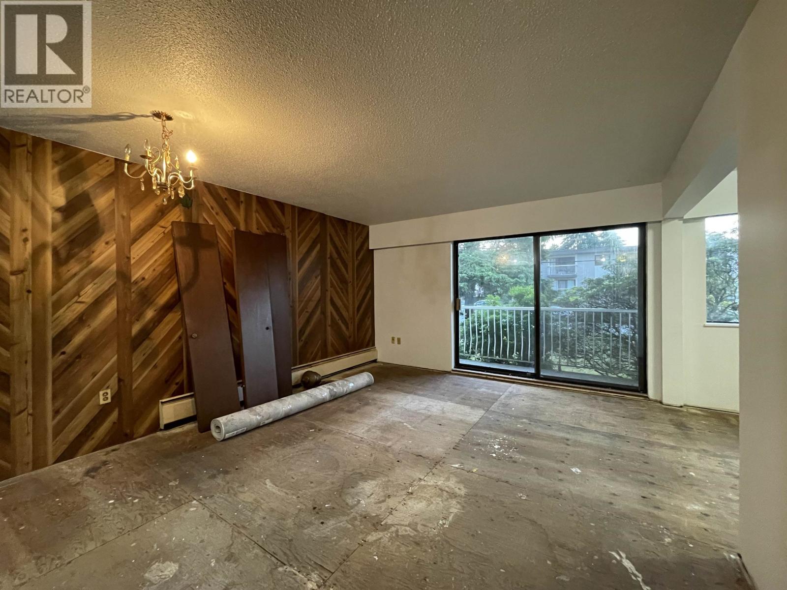 101 5127 IRVING STREET, Burnaby, British Columbia