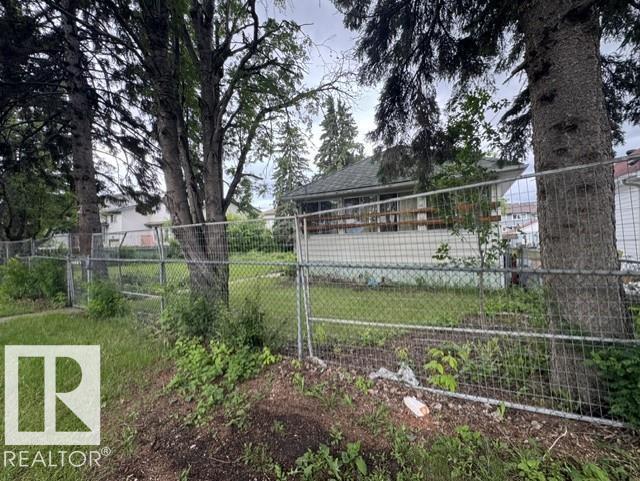 12016 81 St NW, Edmonton, Alberta  T5B 2S8 - Photo 1 - E4495509