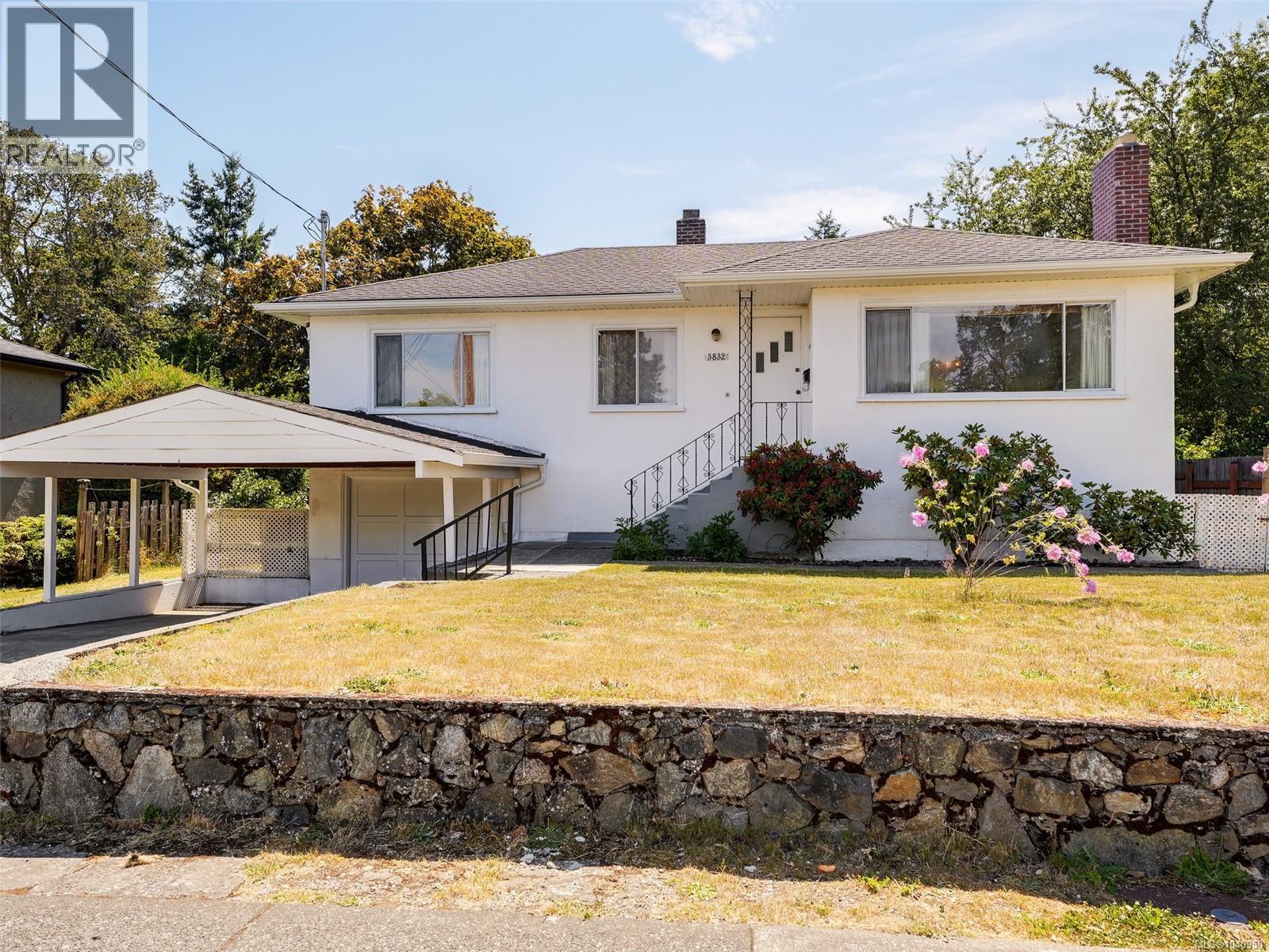 3832 Carey Rd