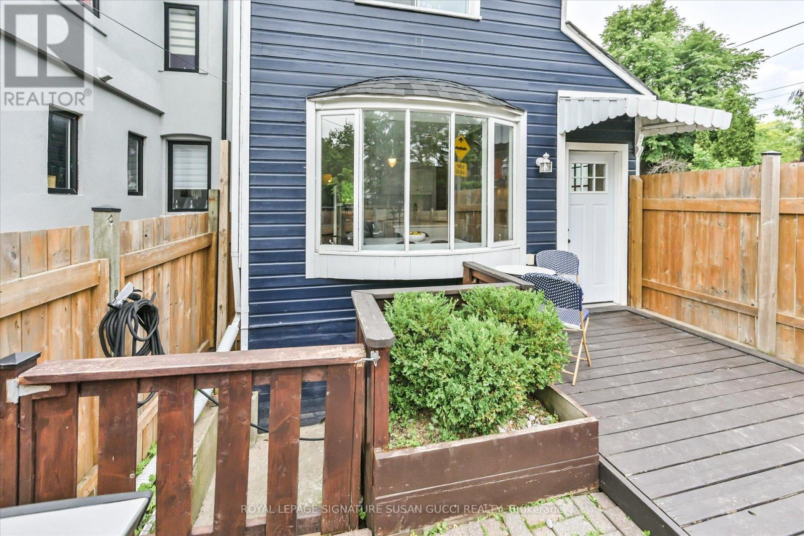 79 Balfour Avenue, Toronto, Ontario  M4C 1T4 - Photo 35 - E13486724